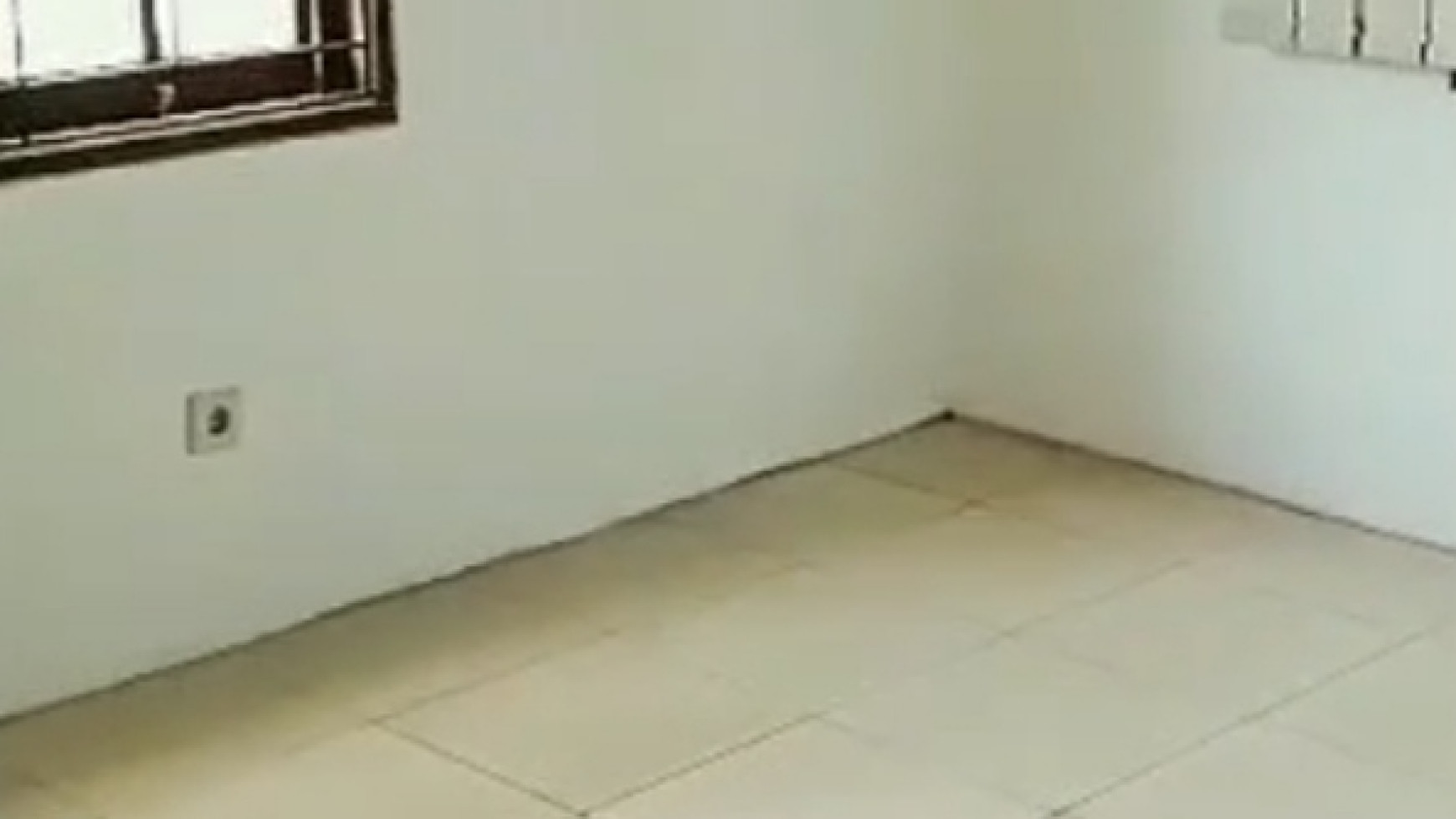 Hot Rent. Rumah Mewah Di Royal Serpong Village, Serpong.