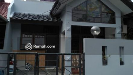 Hot Properti. Rumah Bagus Villa Melati Mas, Serpong