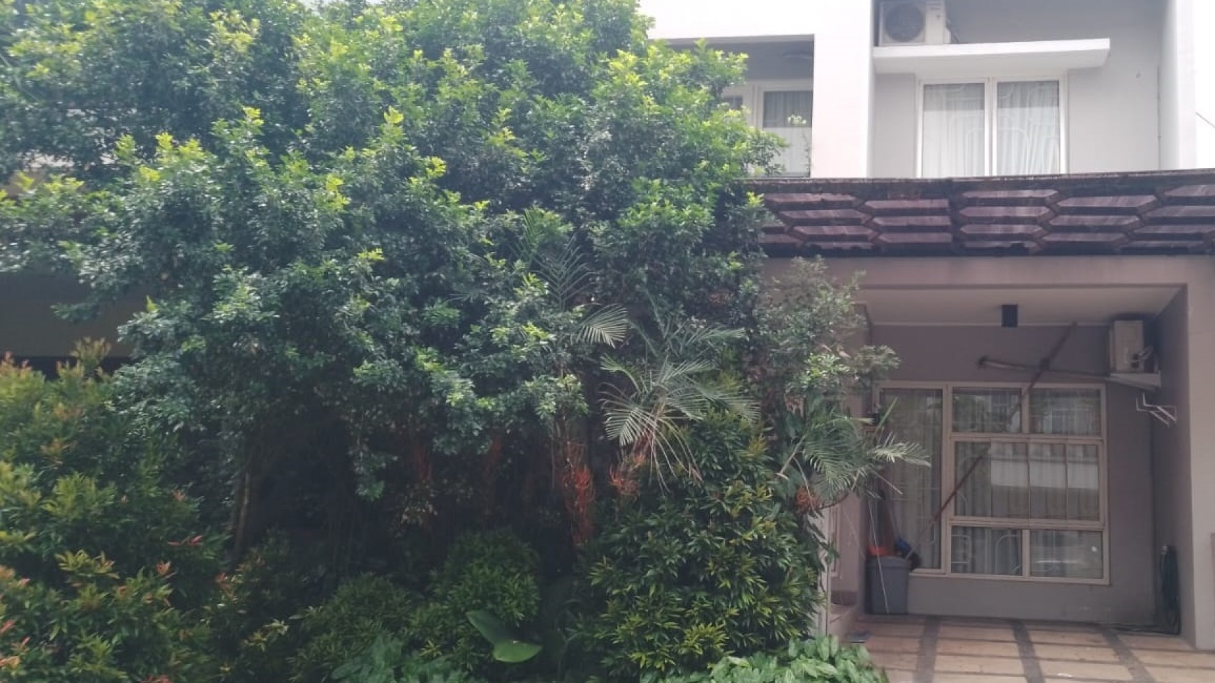 Rumah siap huni Furnished, dalam Cluster Keamanan 24 Jam di Bintaro