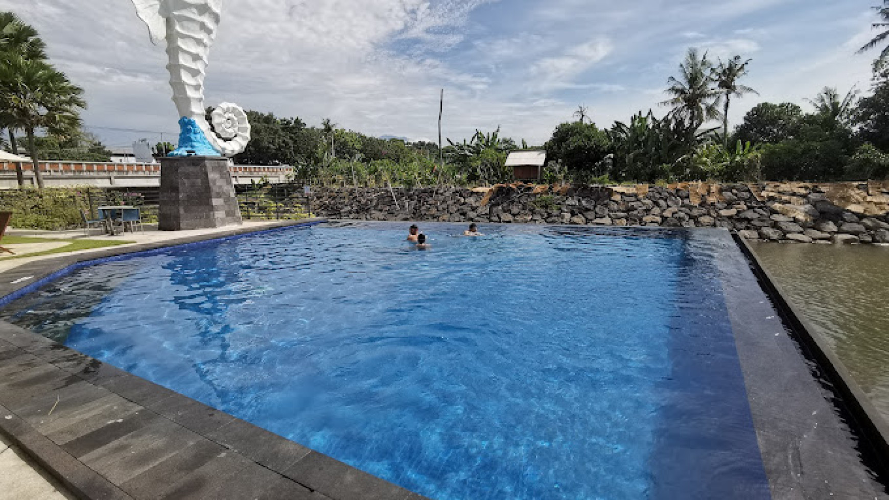 Forsale! Hotel Cantik 4 lantai di Gianyar, Bali