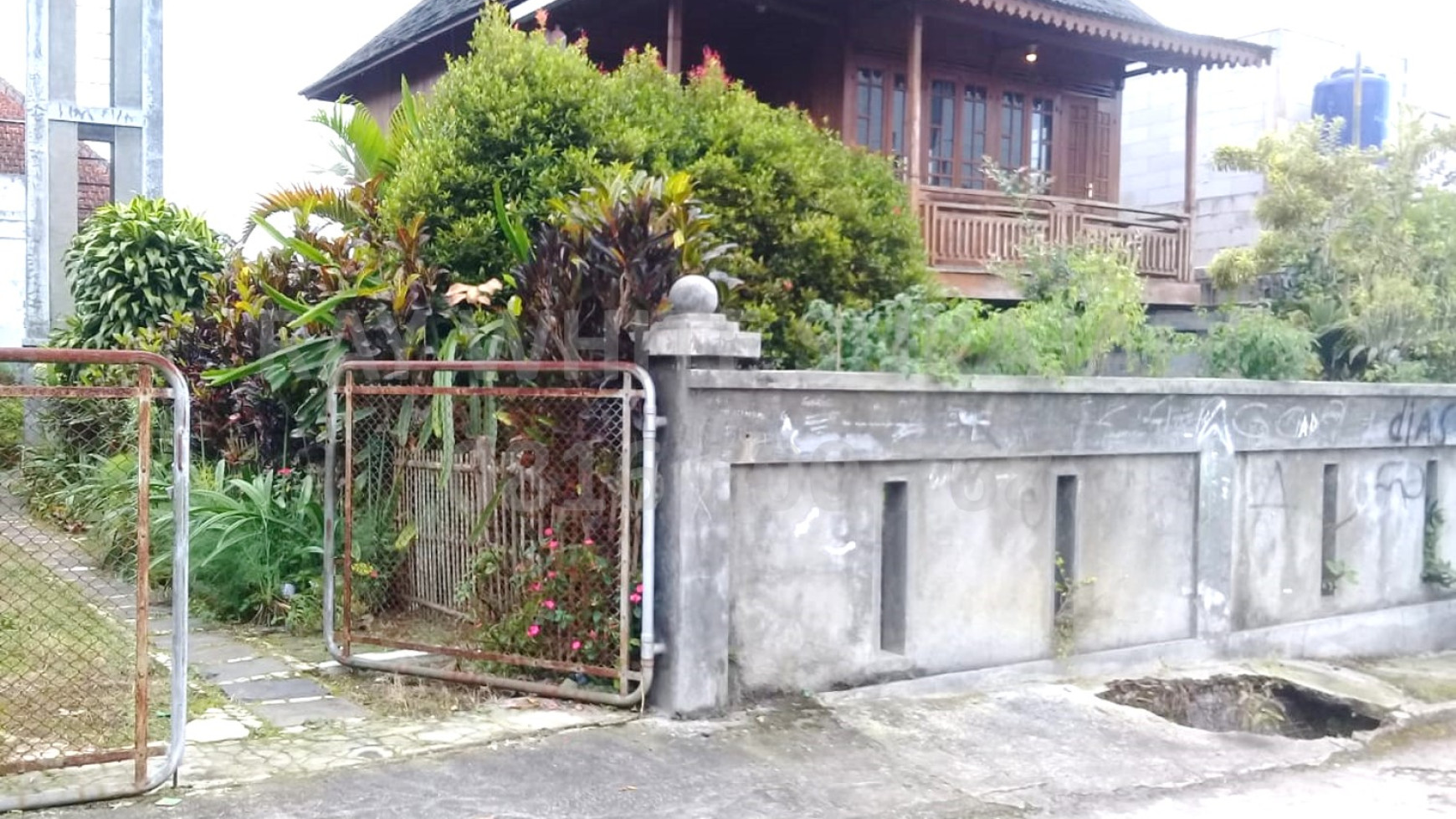 Dijual Rumah Kayu di Lembang