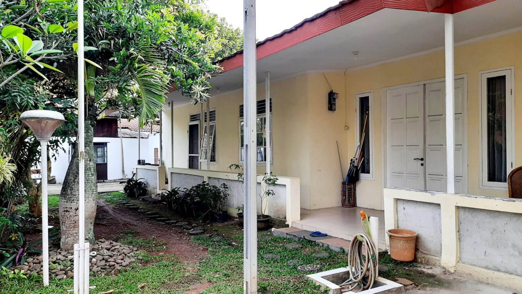 Rumah 2 lantai bagus, rapih bebas banjir di Pondok Ranji