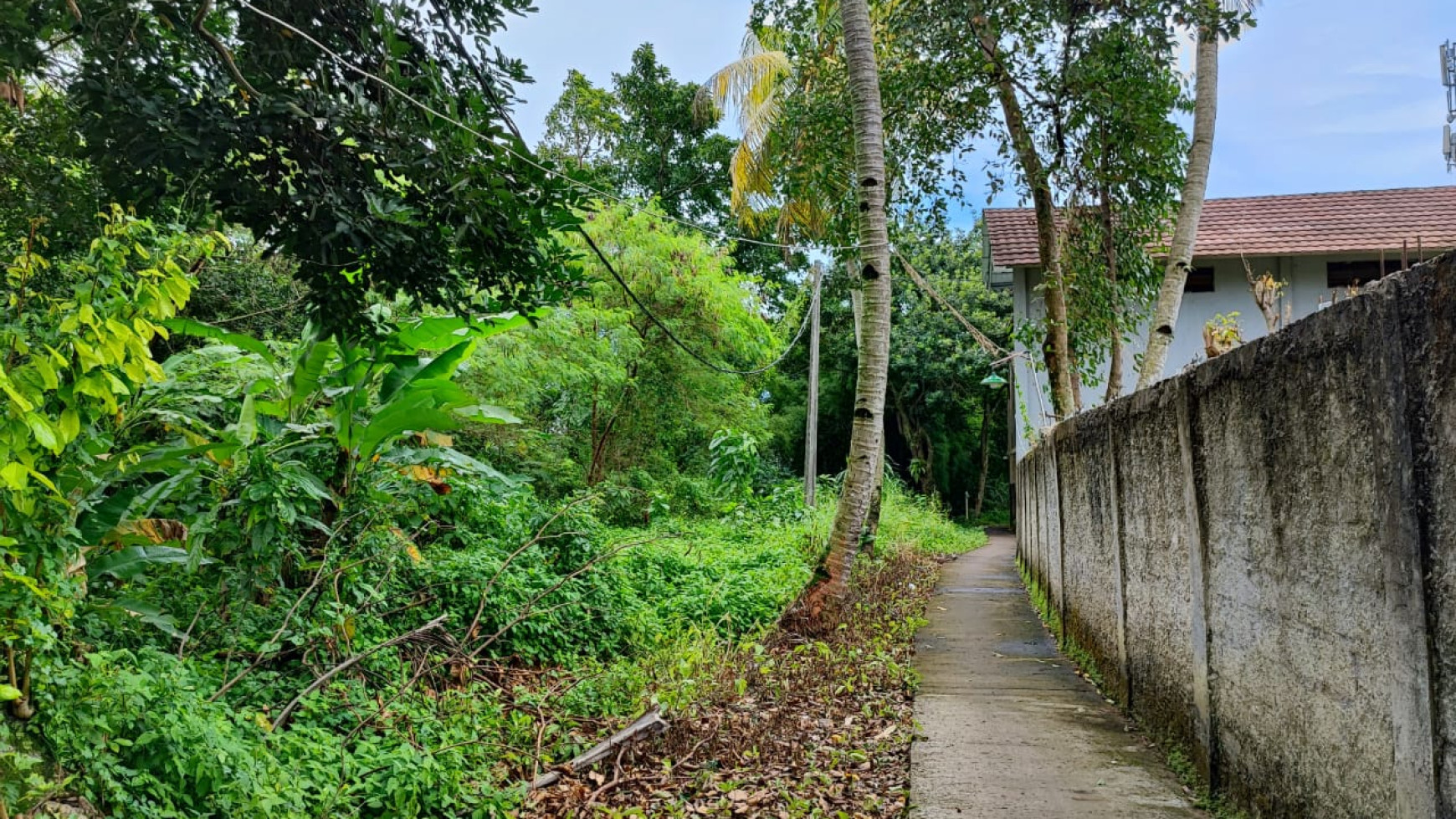 DIJUAL Tanah Tapos Ada gudang Cocok untuk pabrik gudang asrama kost cluster perumahan