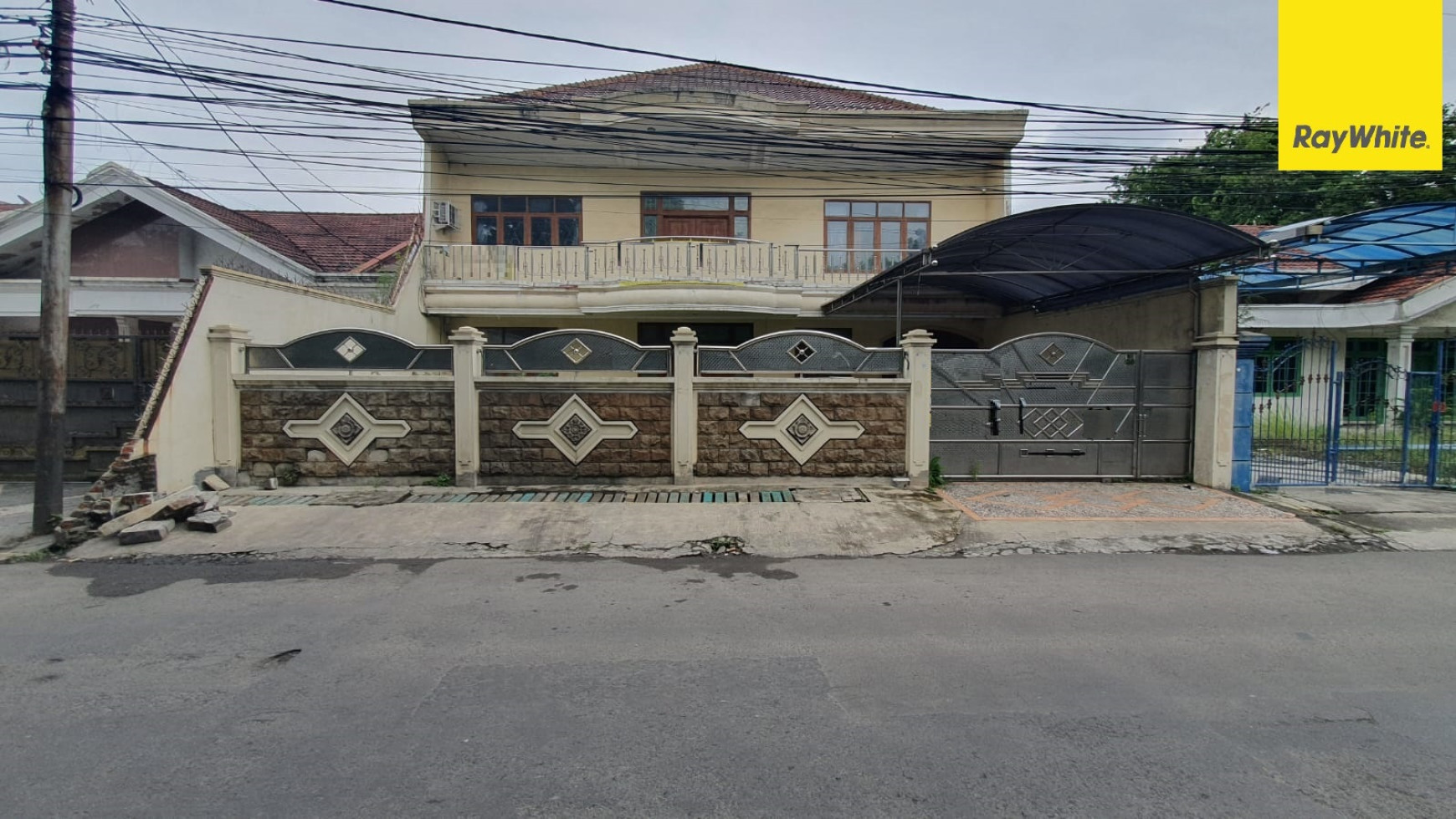 Dijual Rumah SHM 2 Lantai di Raya Sukomanunggal Jaya Surabaya