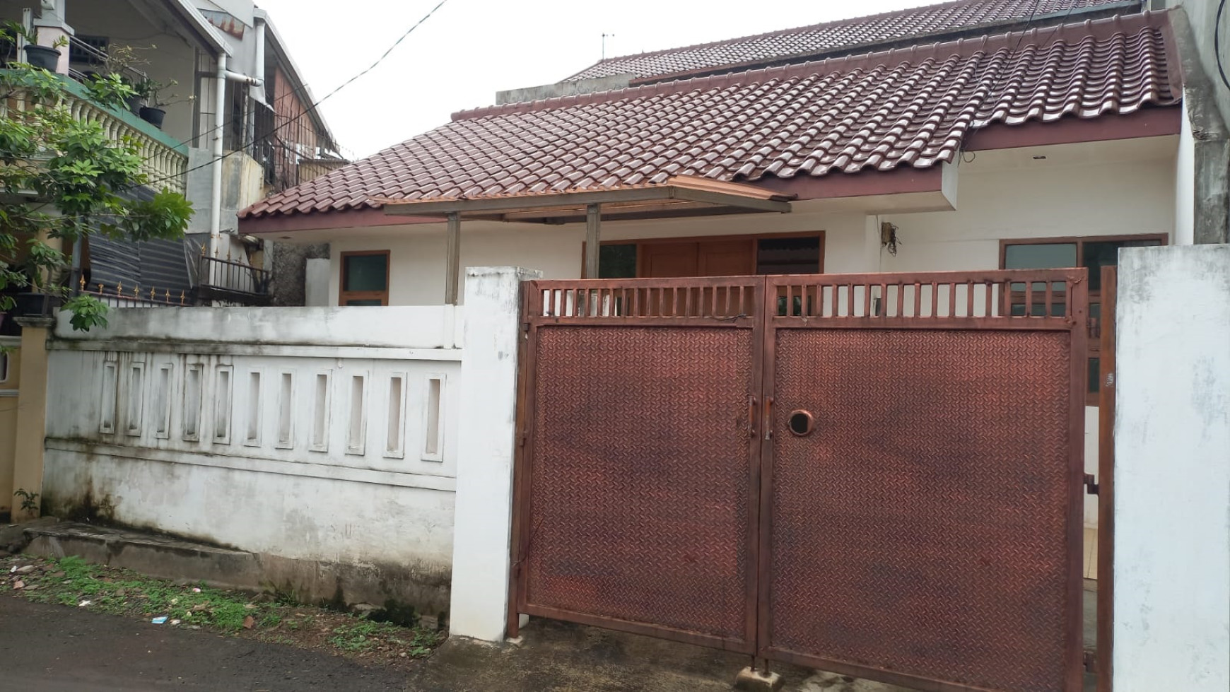 Rumah Minimalis, 1 lantai, lokasi strategis di Pondok Aren