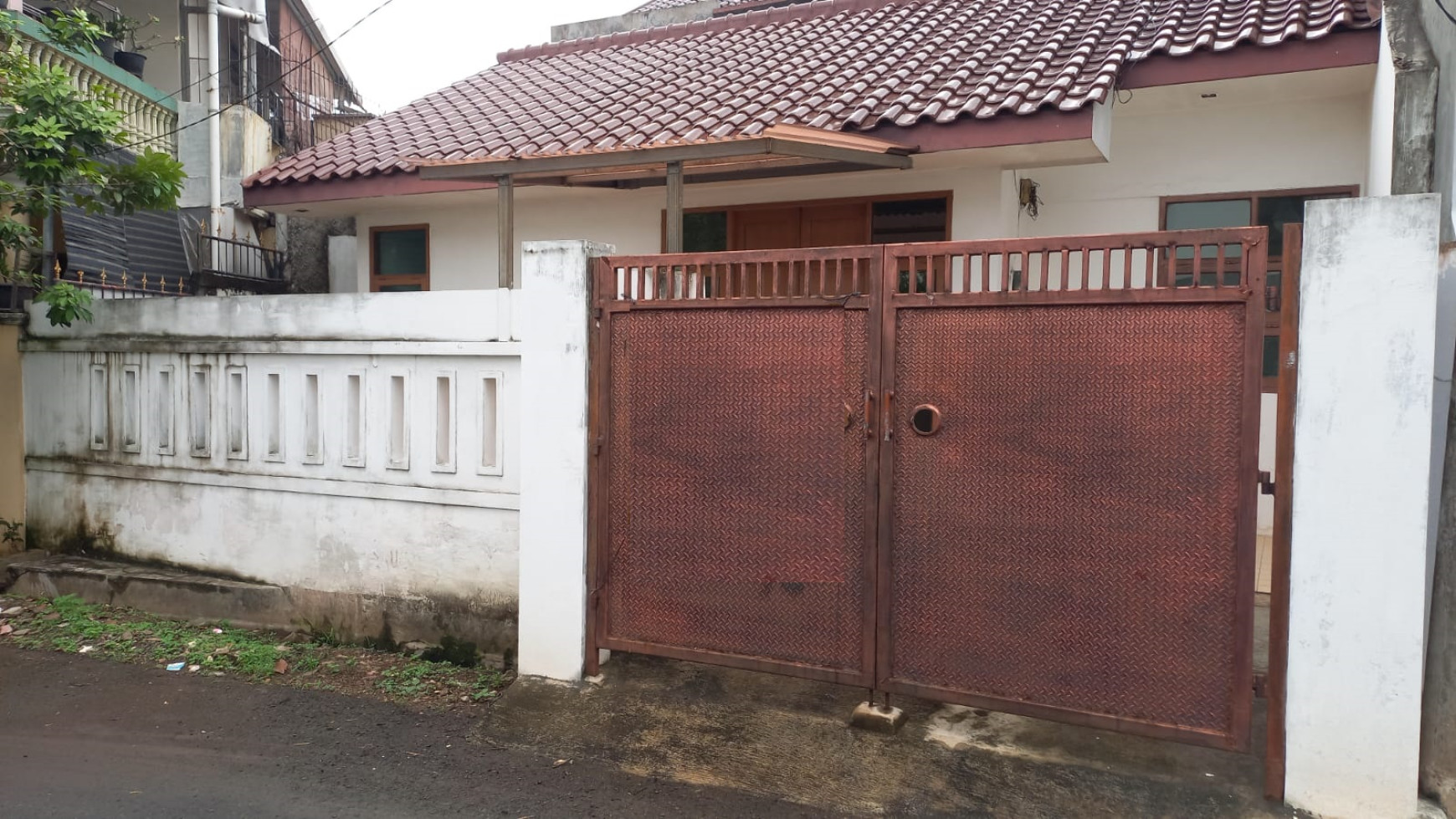 Rumah Minimalis, 1 lantai, lokasi strategis di Pondok Aren