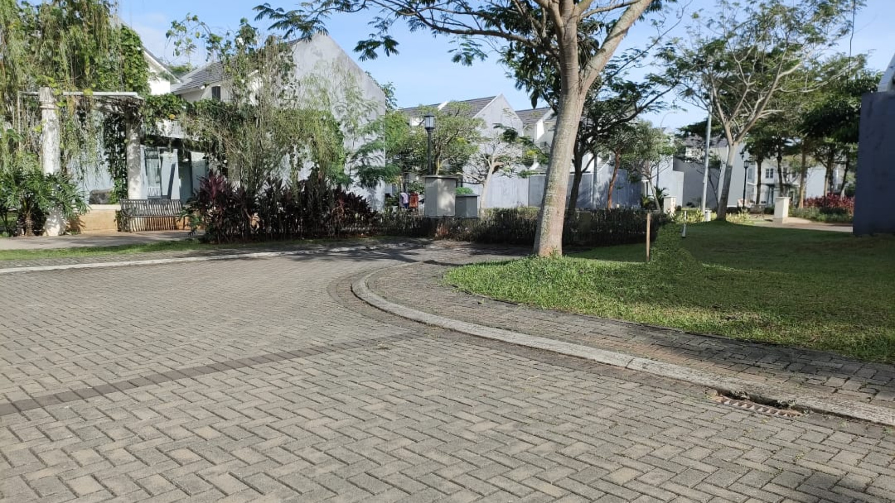 Kavling cantik  Vanya Park Cluster Azura BSD city