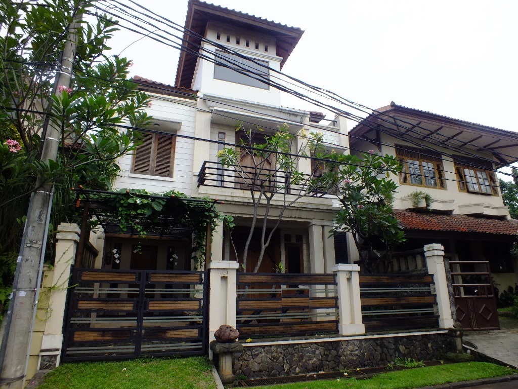 Rumah Bali unik, di Bintaro Jaya Sektor 3