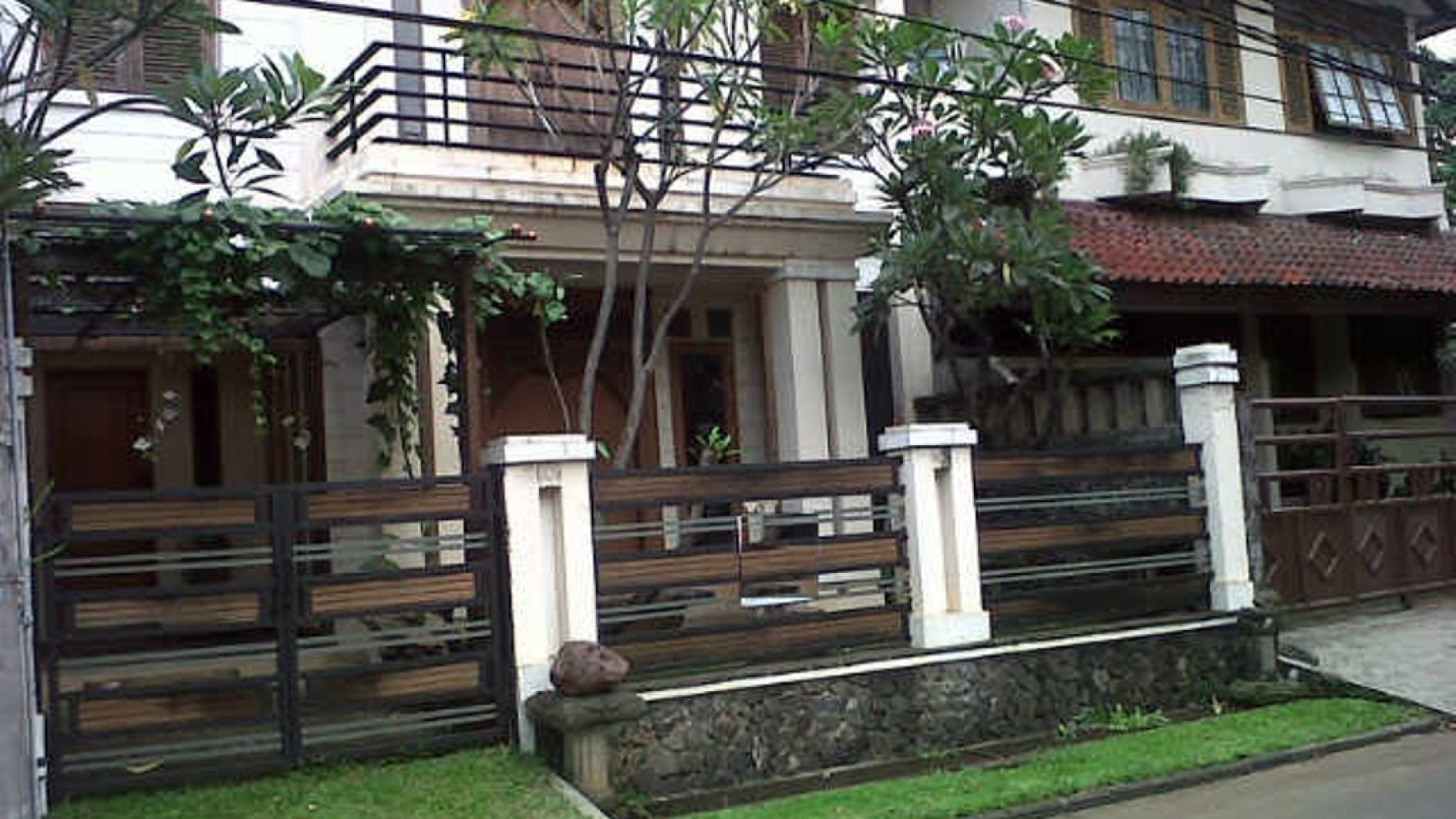 Rumah Bali unik, di Bintaro Jaya Sektor 3