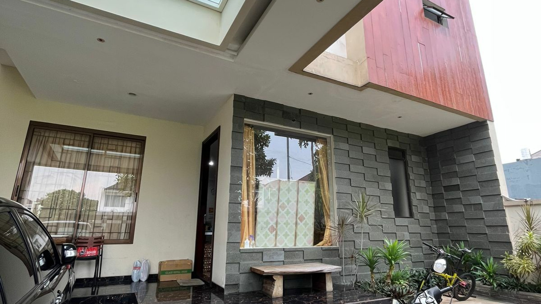 Dijual Rumah Wisata Bukit Mas 2 Royal Palais - TerLUAS - Best Price - Strategis dekat Pakuwon Mall