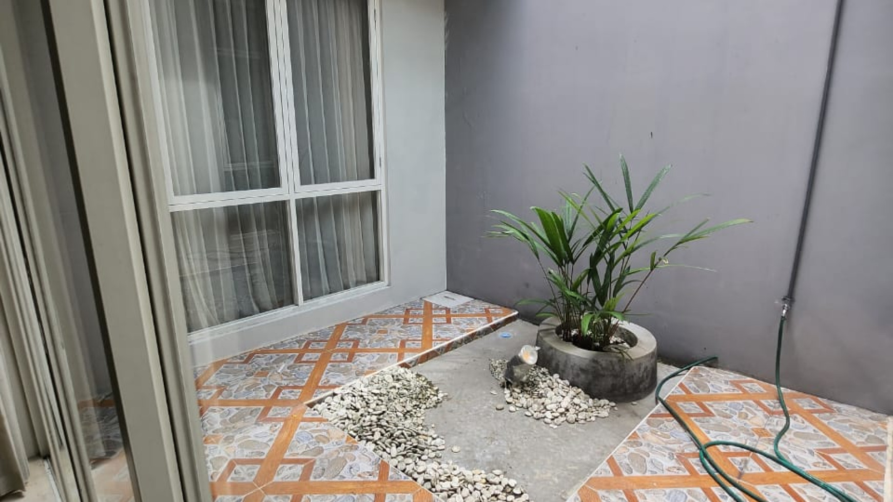 Disewakan Rumah Royal Residence Canal Park - Wiyung Surabaya plus Full Furnished Modern Siap Huni