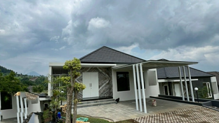 Dijual Rumah Taman Dayu Sagamore Hills - Baru Modern 2 Lantai + Ada Kolam Renang nya - Siap Huni