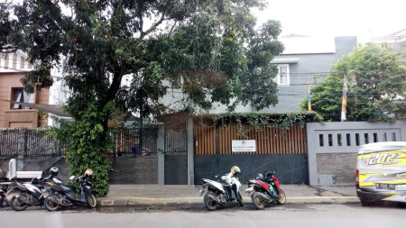 Rumah Lokasi strategis di Anggrek Loka