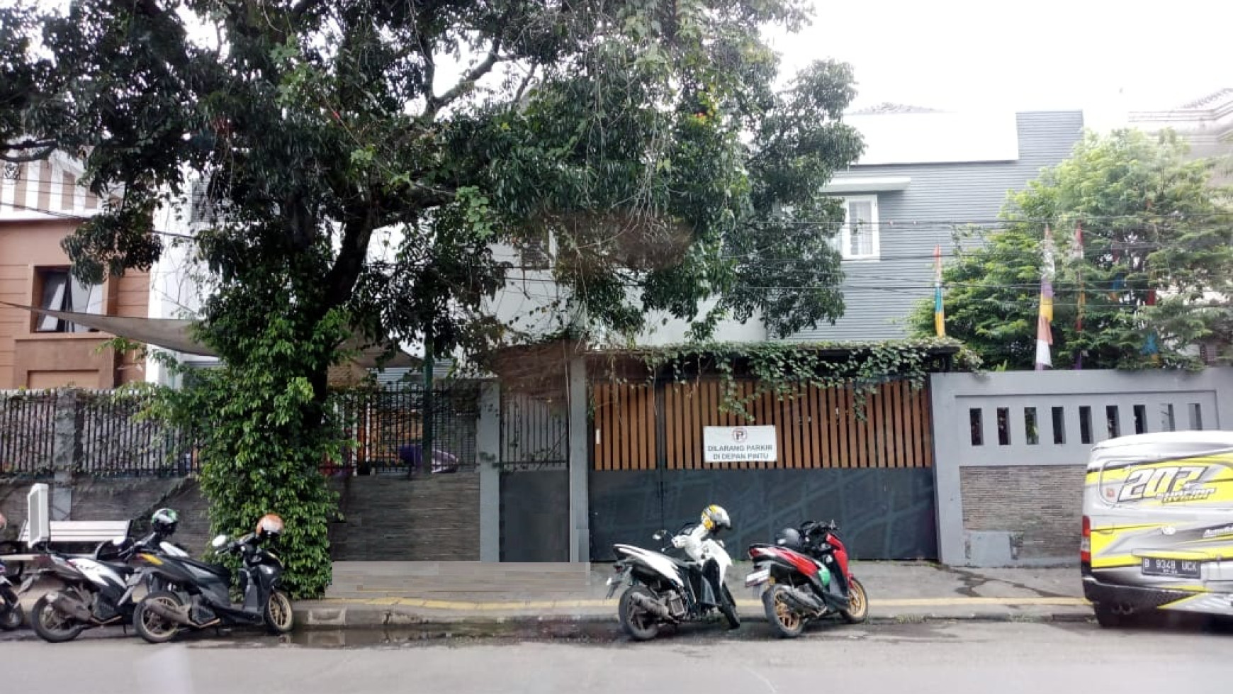 Rumah Lokasi strategis di Anggrek Loka