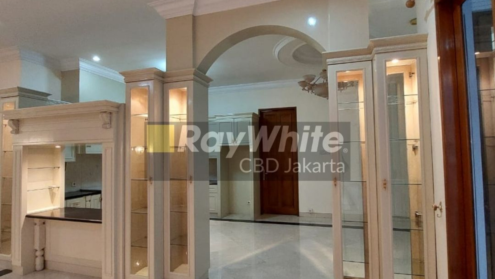 Rumah Mewah Siap Huni di Pondok Indah