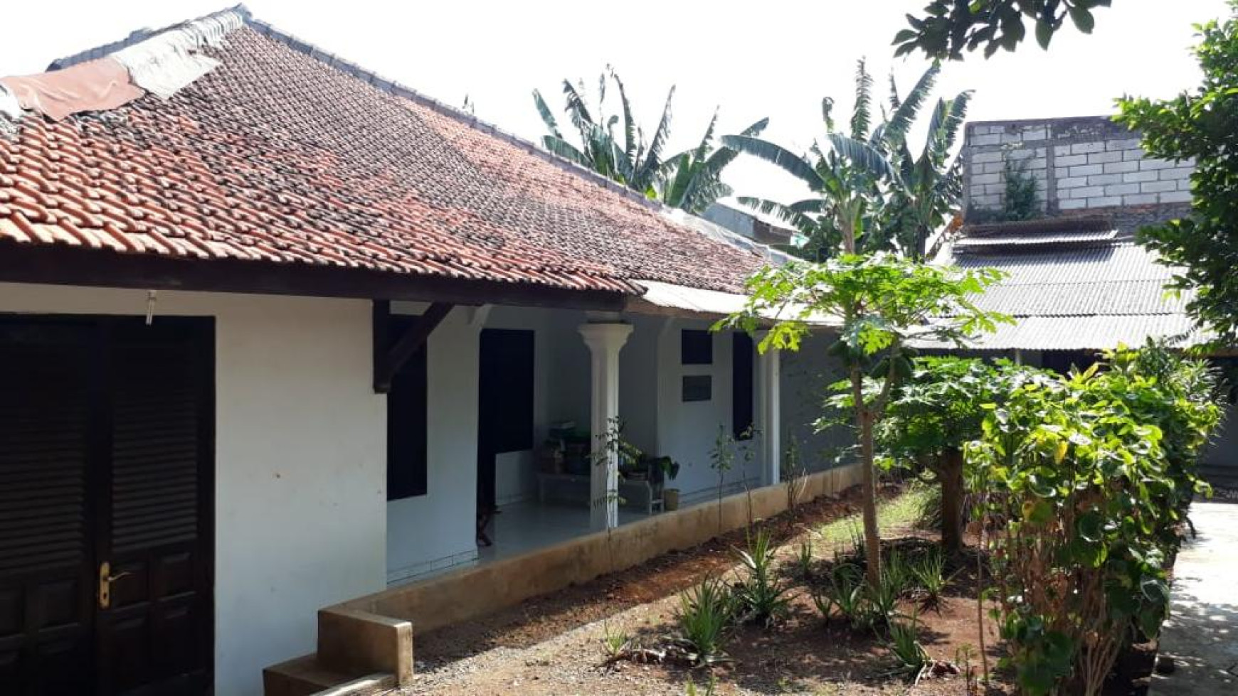 Rumah Lama Hitung Tanah di Ciledug, Larangan Selatan, Tangerang.