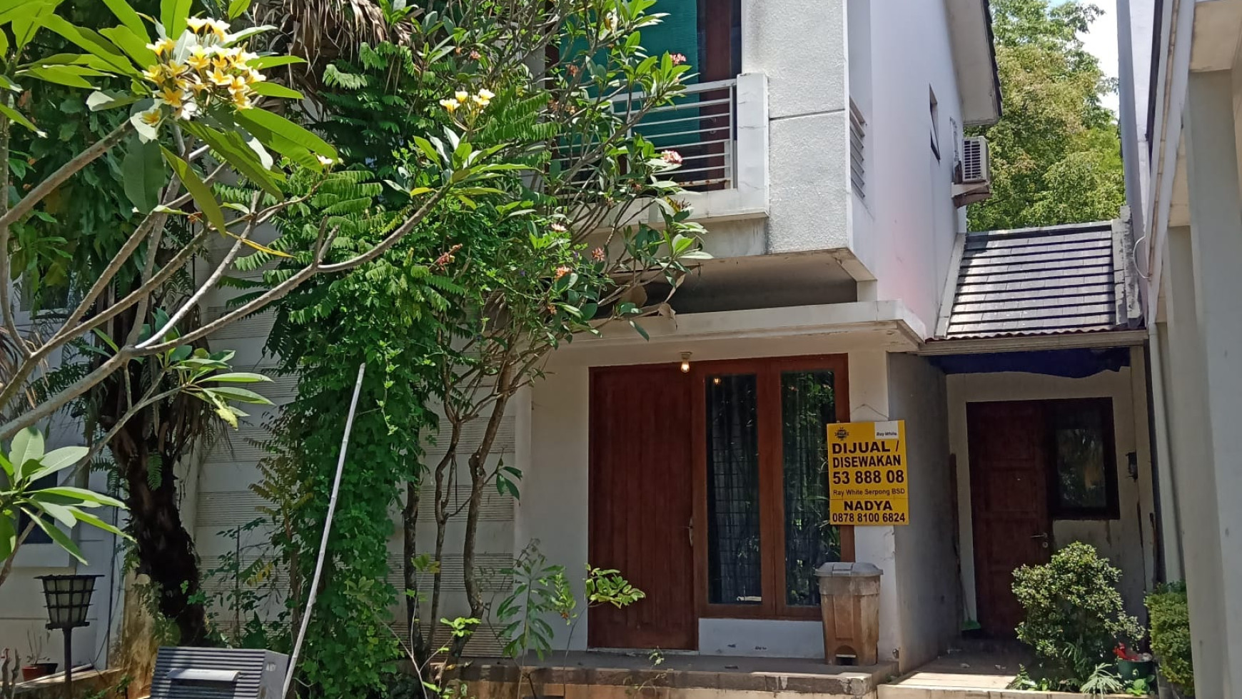 Rumah ahalaman belakang luas di The Green