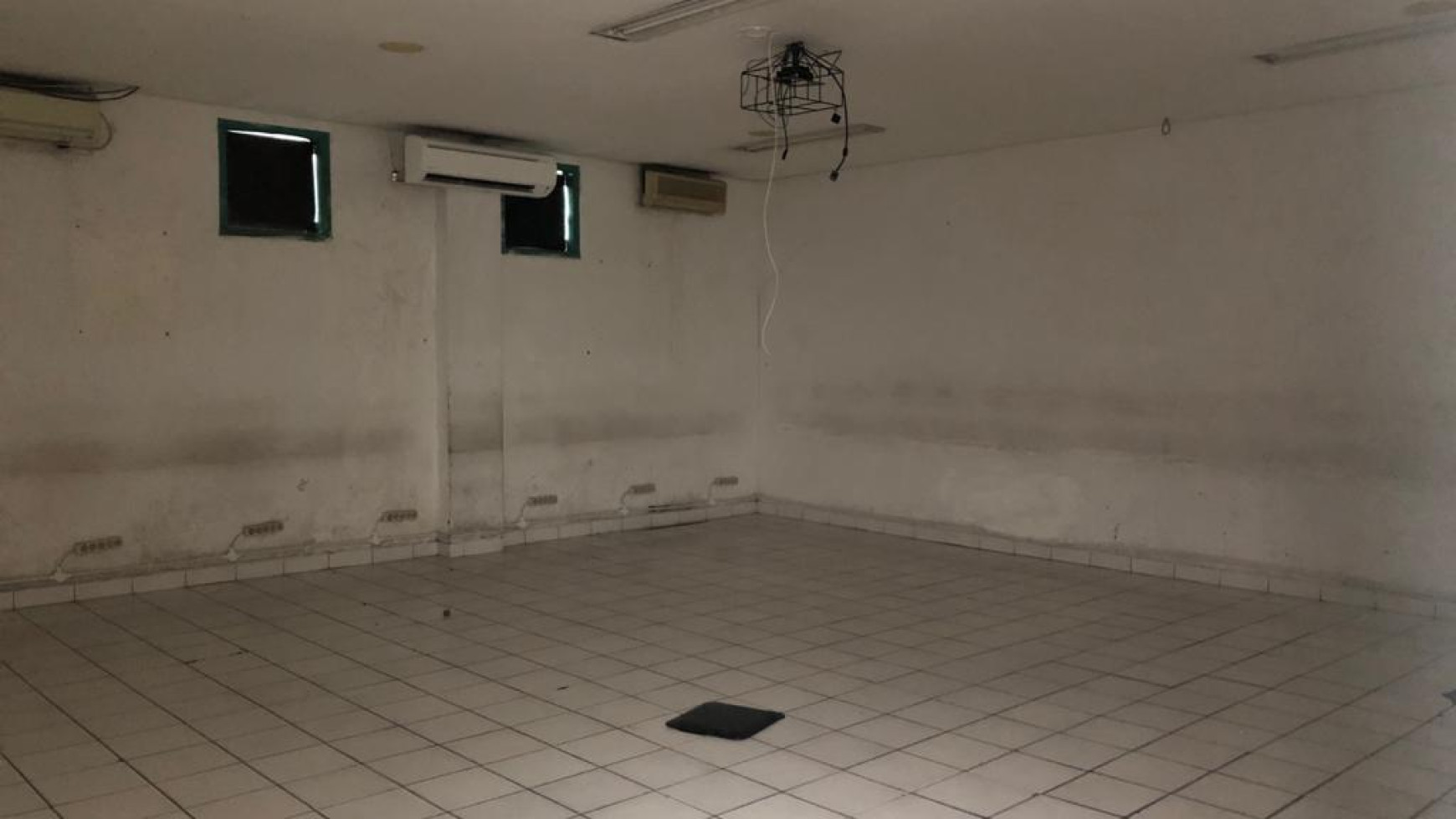 GEDUNG 4 LANTAI JL. SALEMBA TENGAH EX KAMPUS SIAP PAKAI UNTUK KOMERSIAL