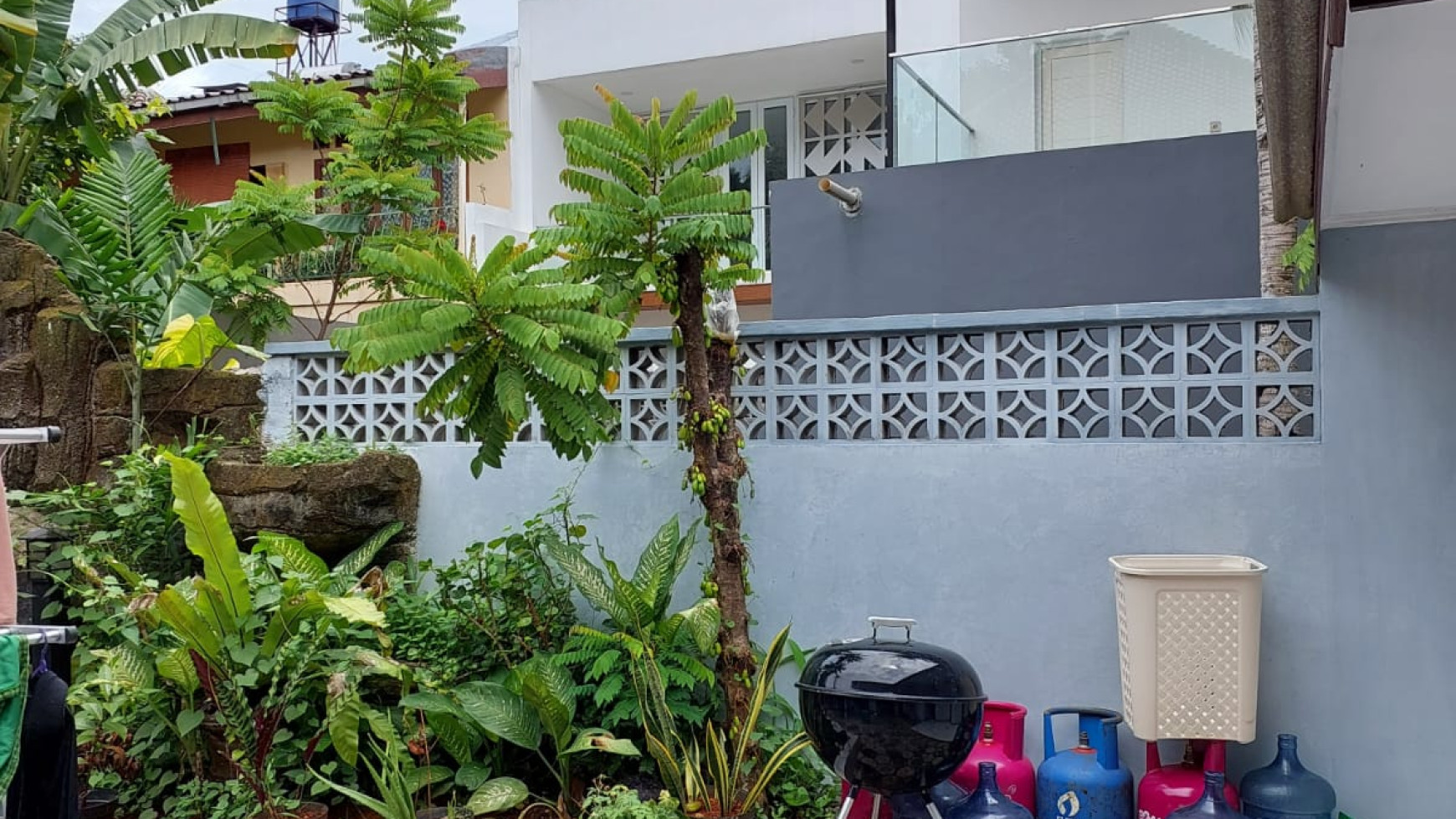 Dijual rumah siap huni di pesona Bali view ciputat