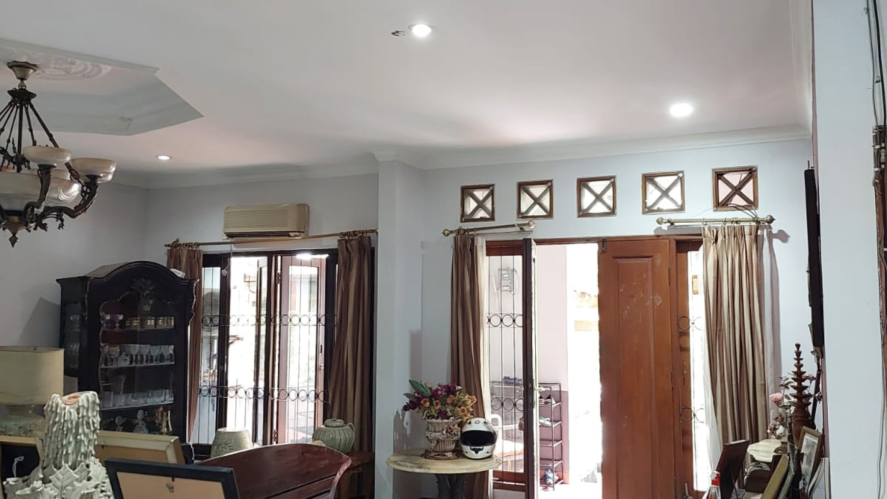 Dijual rumah siap huni di pesona Bali view ciputat