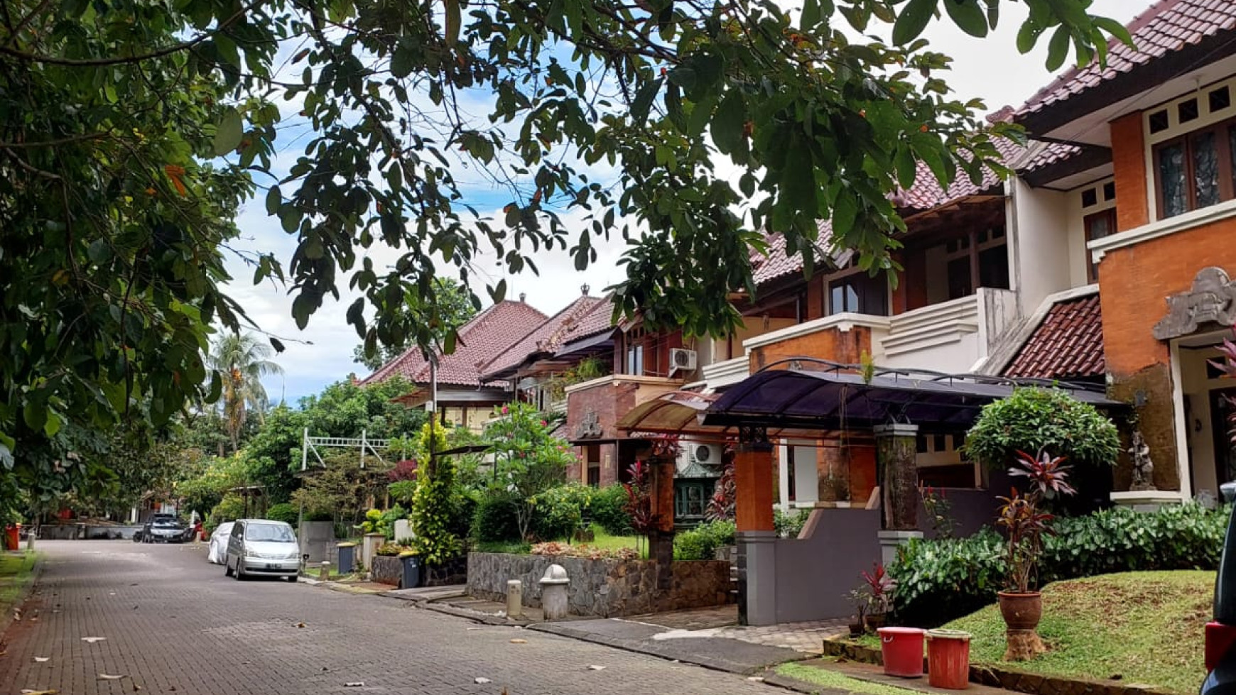 Dijual rumah siap huni di pesona Bali view ciputat