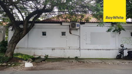 Rumah 1,5 lantai di Dukuh Kupang Barat Surabaya