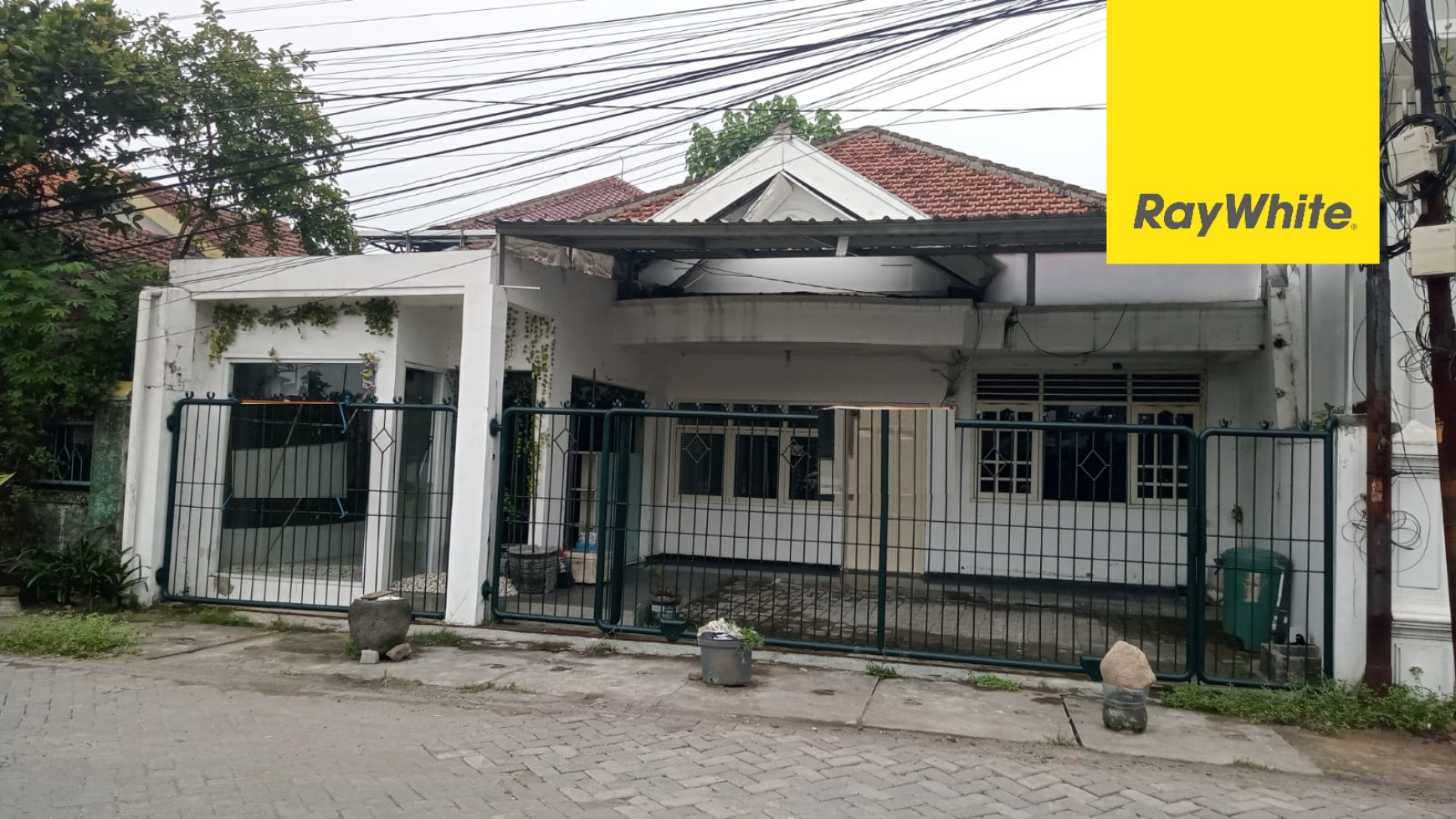 Rumah SHM di Jl Karangan PDAM Wiyung Surabaya