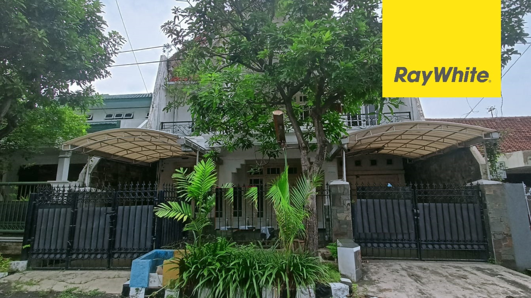 Rumah 2 lantai di Rungkut Asri Barat Surabaya