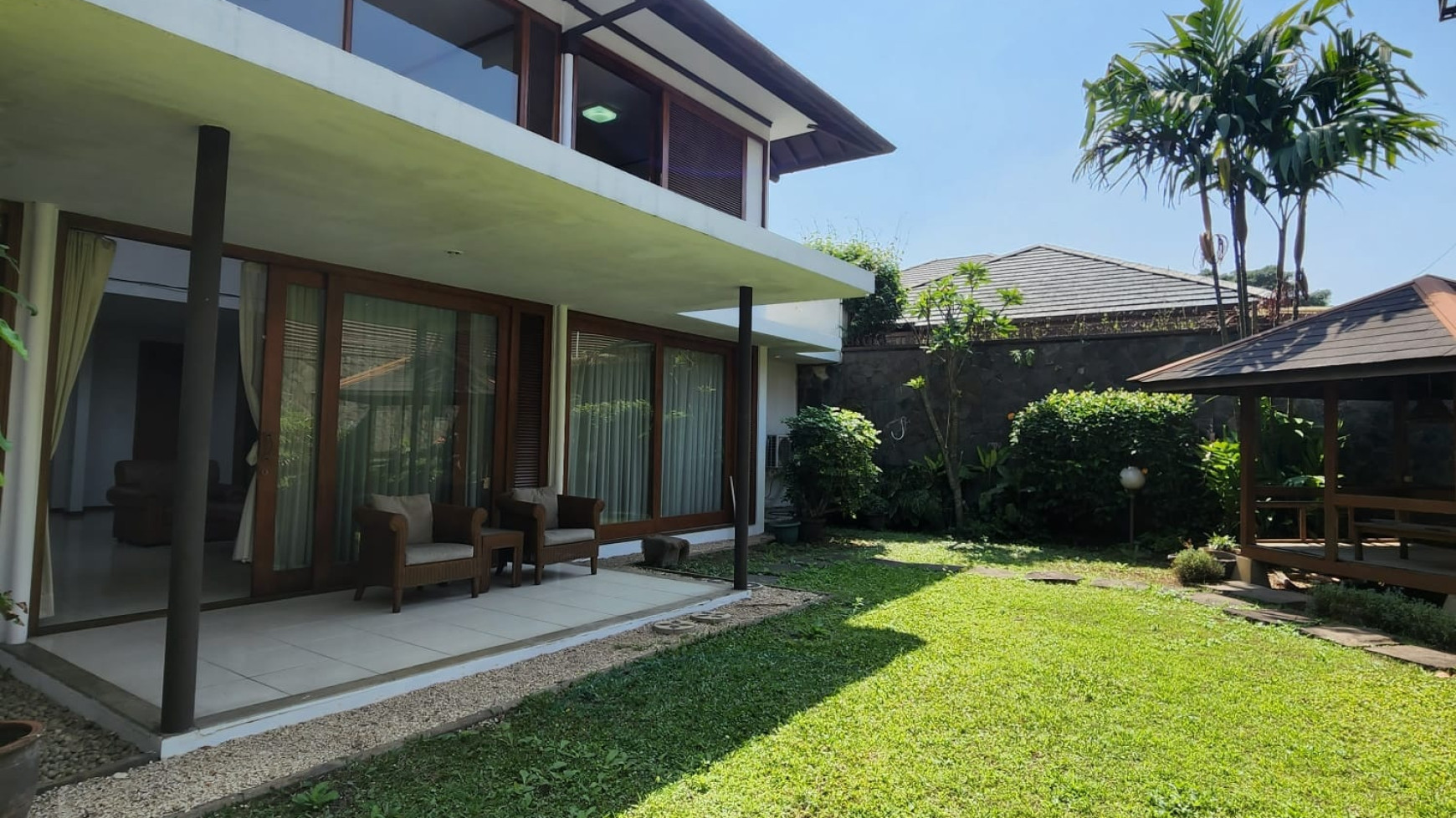 EXCLUSIVE LISTING Rumah Bagus Setrasari Kulon