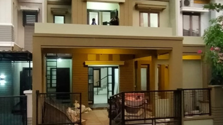 Dijual Rumah 2 Lantai di Central Park A Yani Surabaya