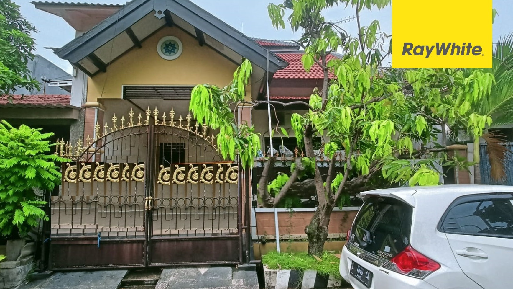 Rumah SHM di Taman Sutorejo Timur Surabaya