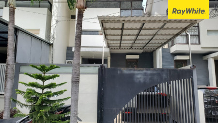 Rumah 2 lantai di Pantai Mentari Kenjeran Surabaya