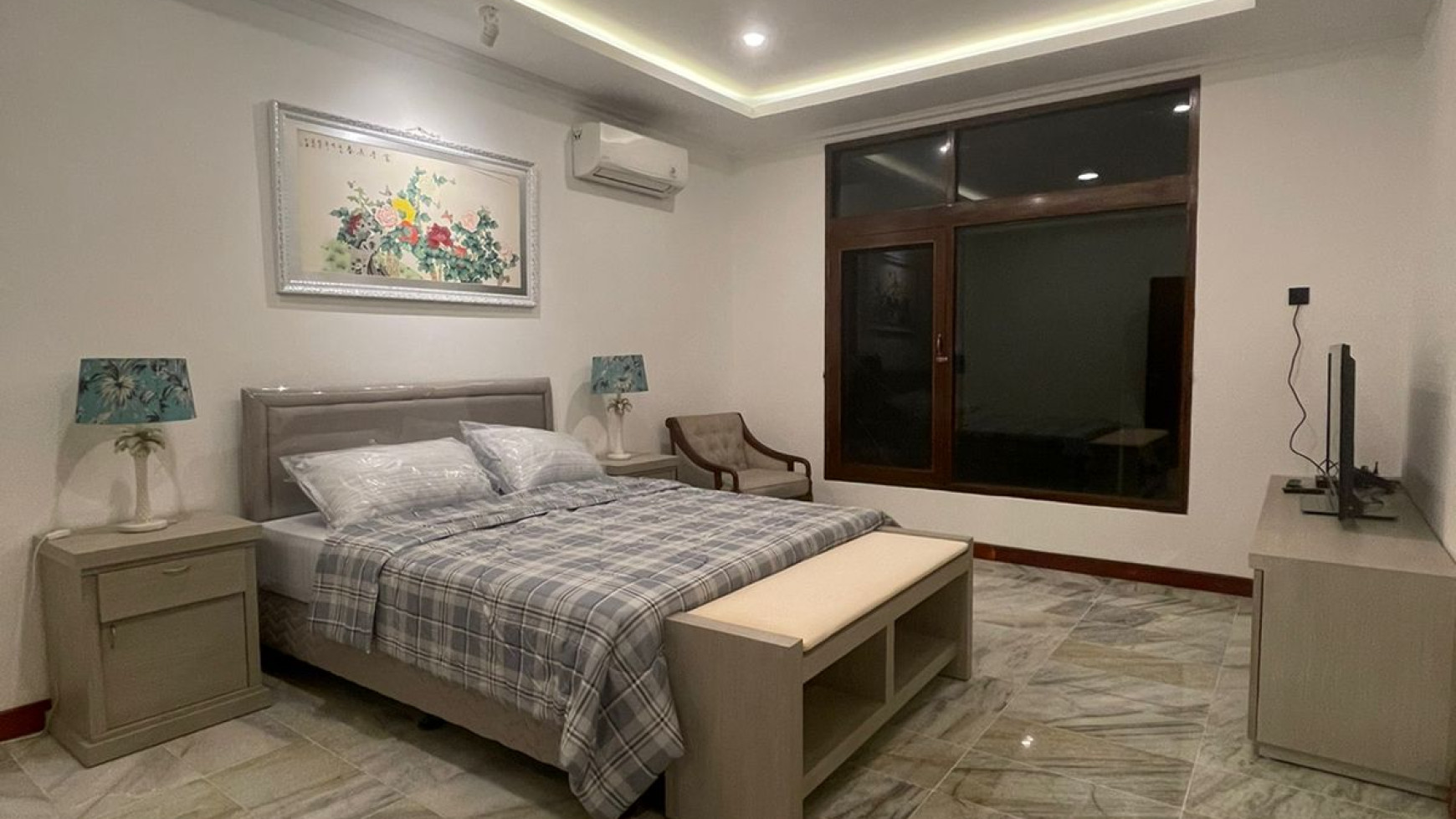Rumah Luas Sangat Siap Huni Fully Furnished Di Area Elite Permata Hijau