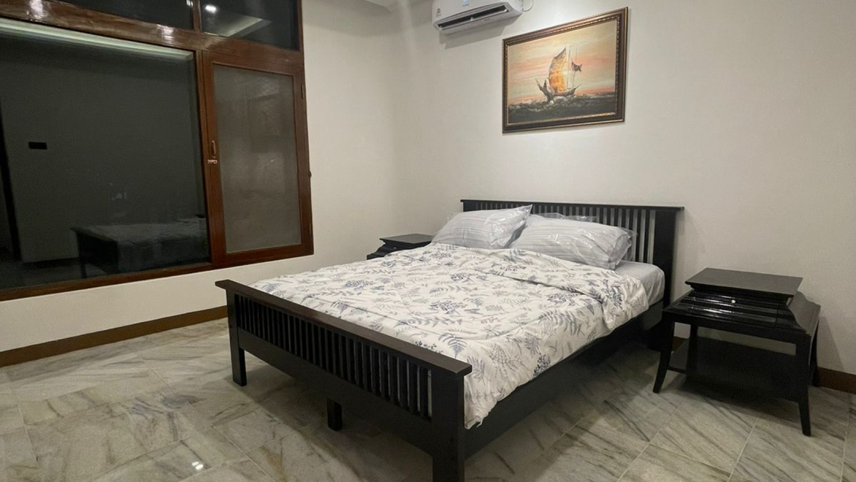 Rumah Luas Sangat Siap Huni Fully Furnished Di Area Elite Permata Hijau