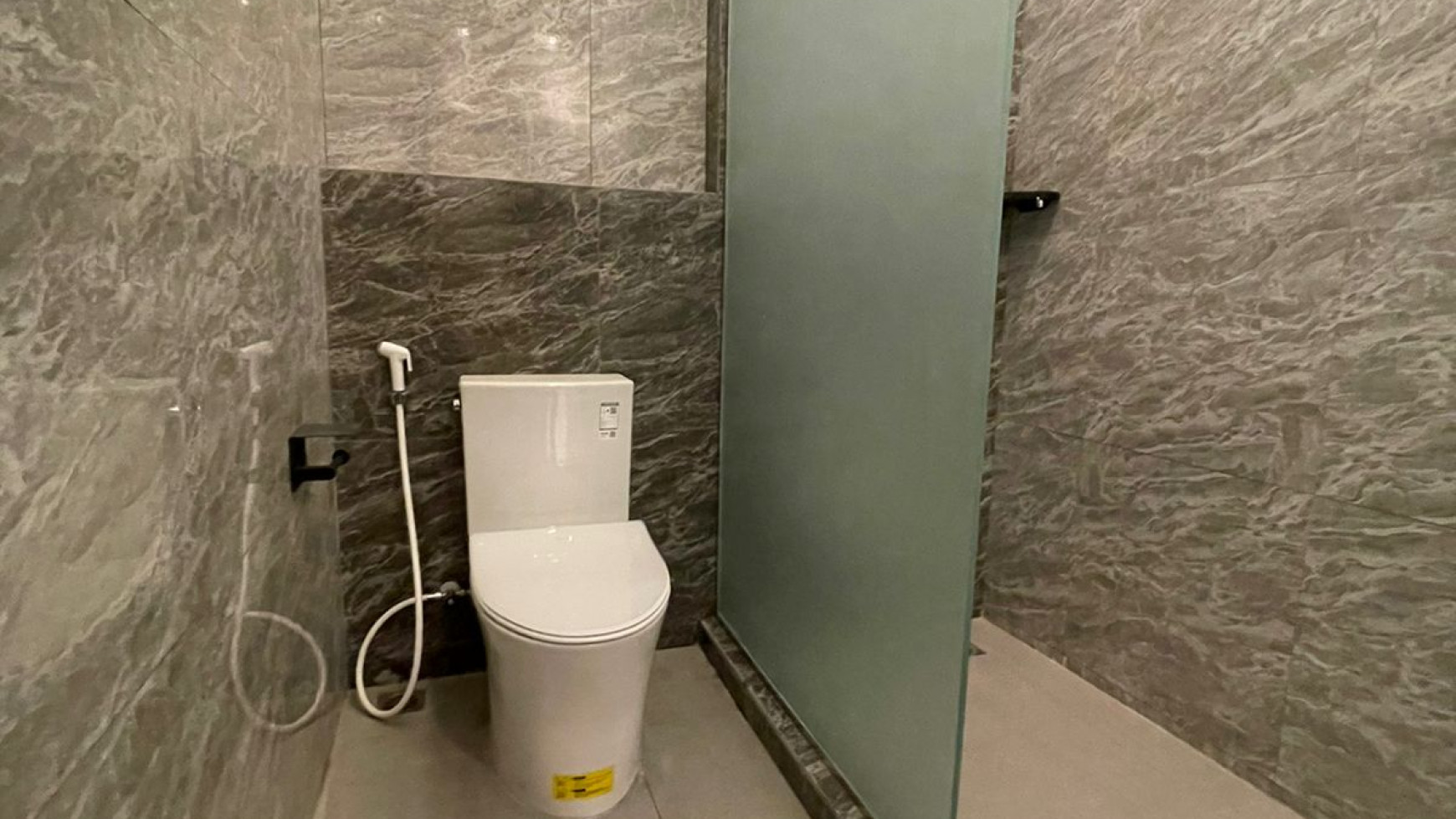 Rumah Luas Sangat Siap Huni Fully Furnished Di Area Elite Permata Hijau