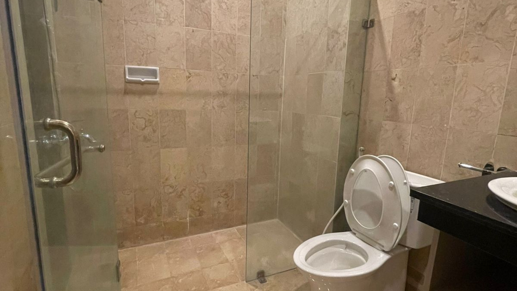 Rumah Luas Sangat Siap Huni Fully Furnished Di Area Elite Permata Hijau