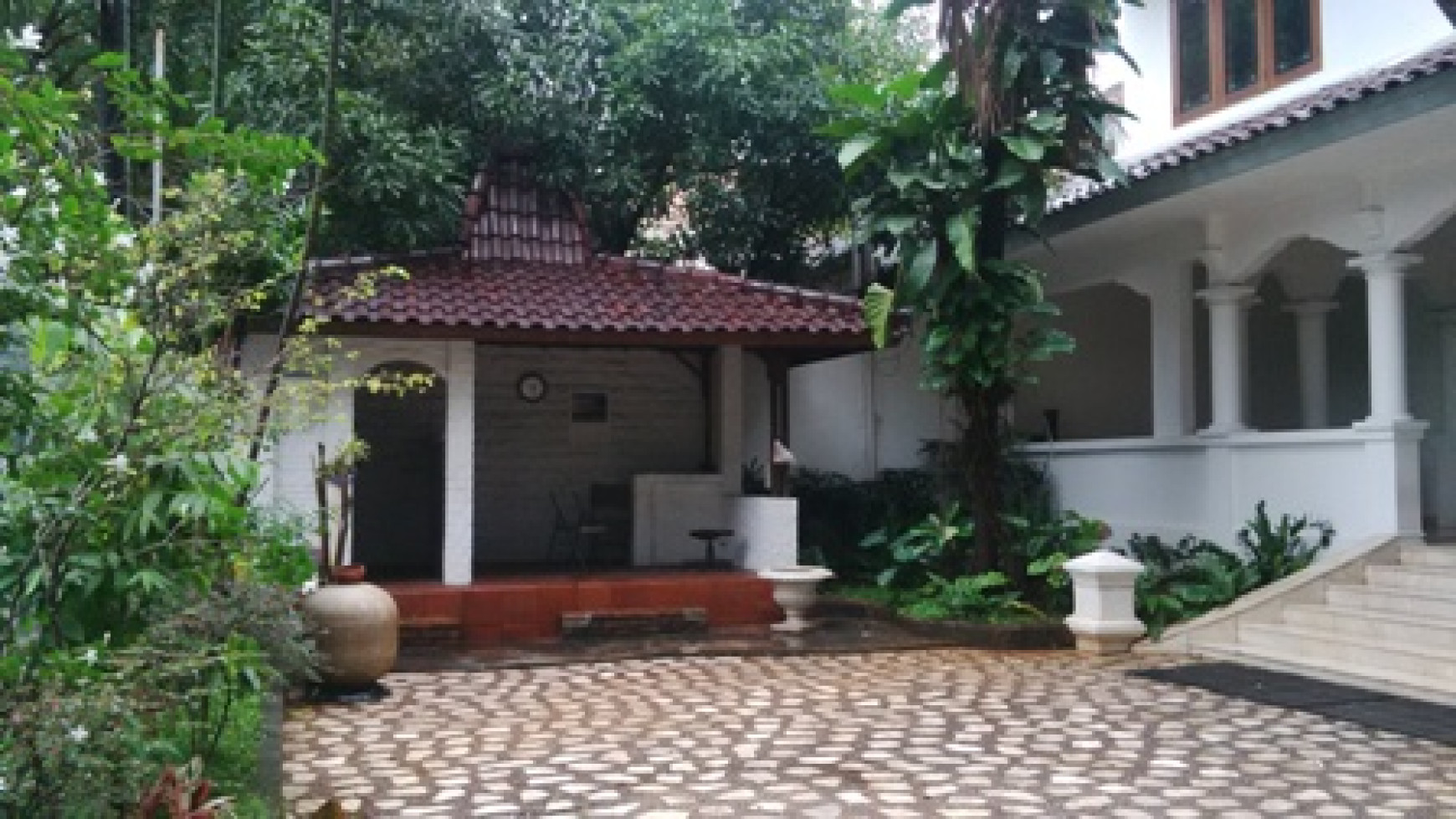 Disewakan Rumah Mewah dan Besar di Menteng Jakarta Pusat