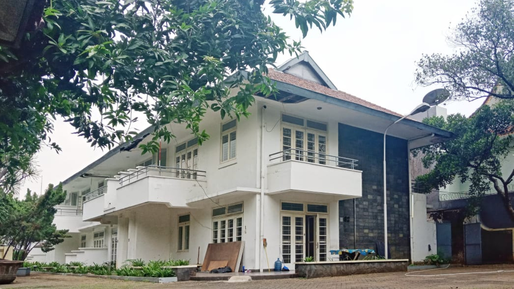 Jual cepat strategis rumah heritage di HOS Cokroaminoto Menteng