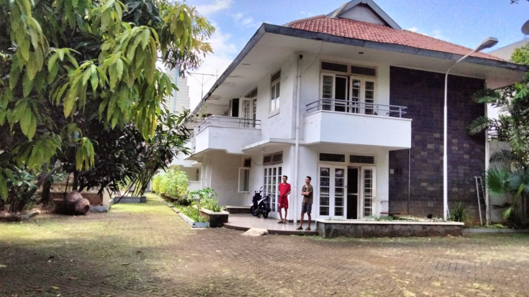 Jual cepat strategis rumah heritage di HOS Cokroaminoto Menteng