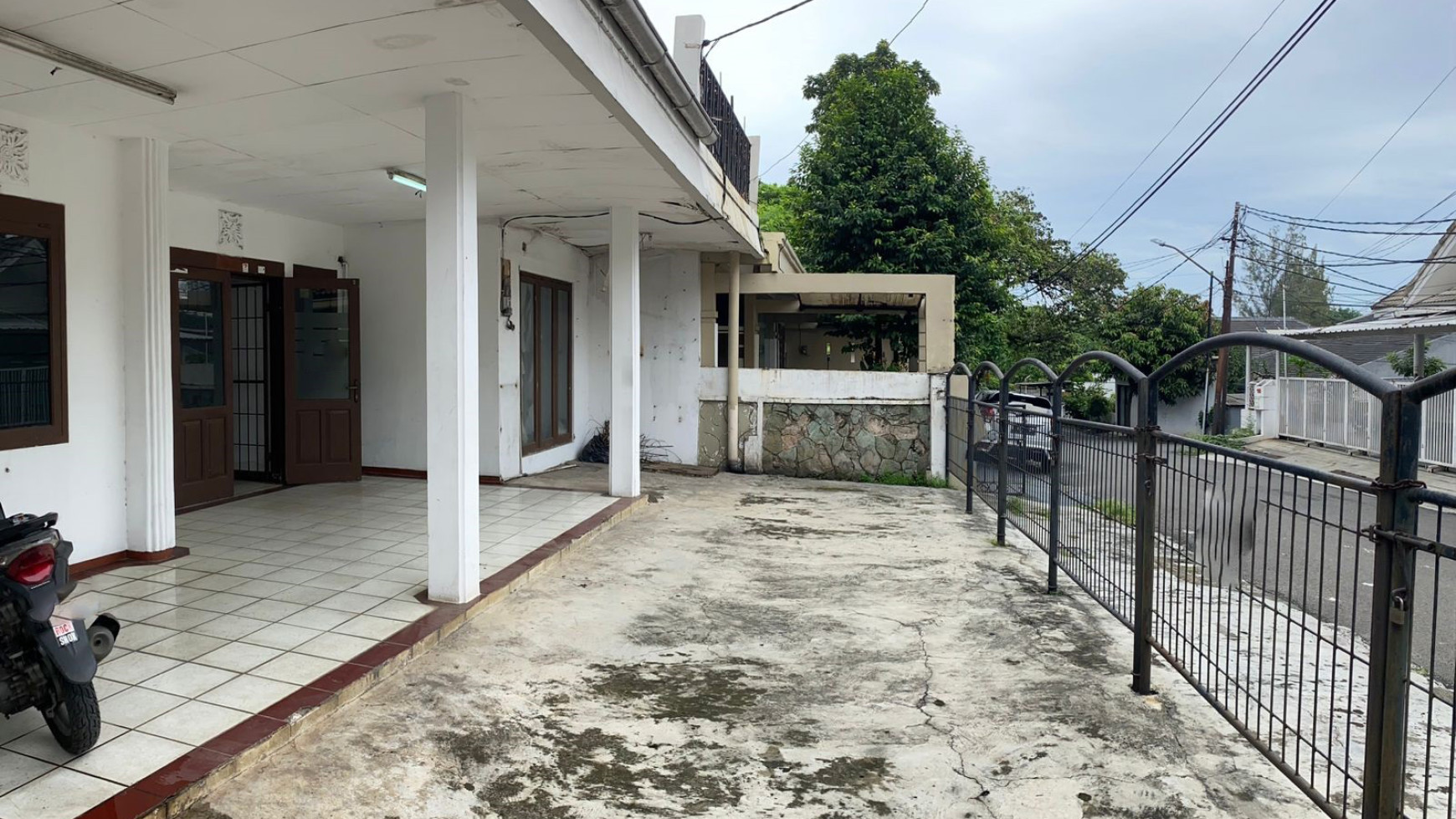 Rumah Hitung Tanah dan Lokasi Strategis @Pondok Pinang