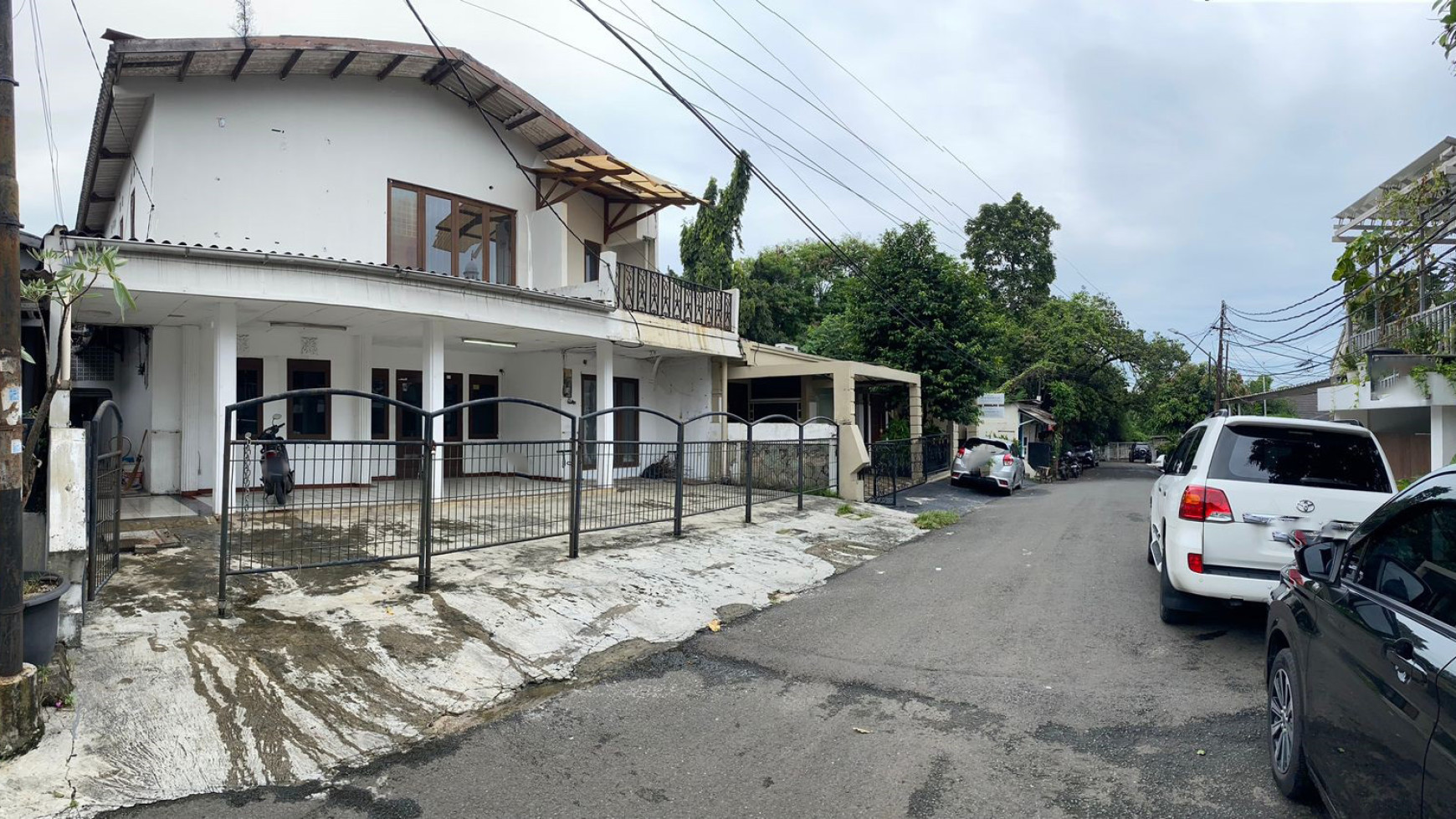 Rumah Hitung Tanah dan Lokasi Strategis @Pondok Pinang