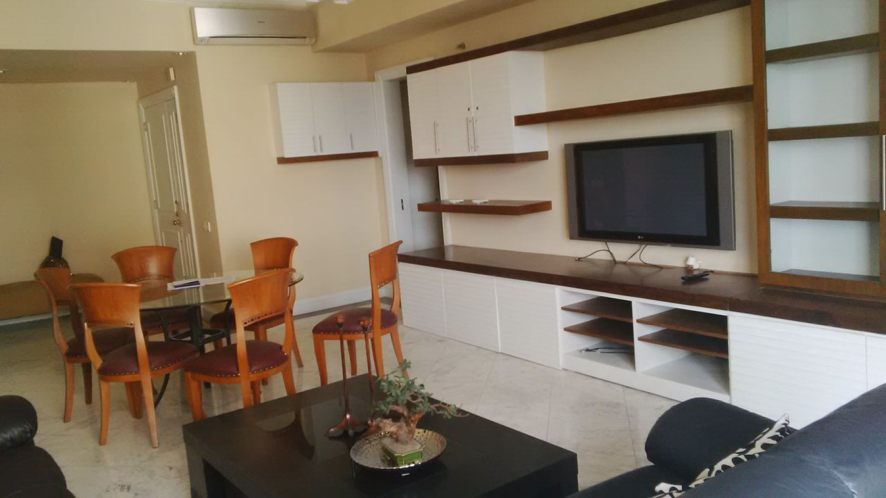 DISEWAKAN APARTEMEN MENTENG EXECUTIVE 3 BR +1 JAKARTA PUSAT