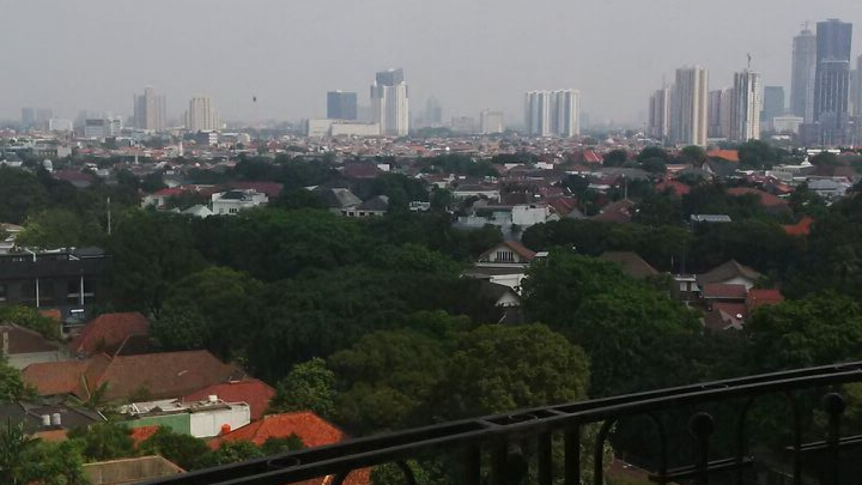 DISEWAKAN APARTEMEN MENTENG EXECUTIVE 3 BR +1 JAKARTA PUSAT