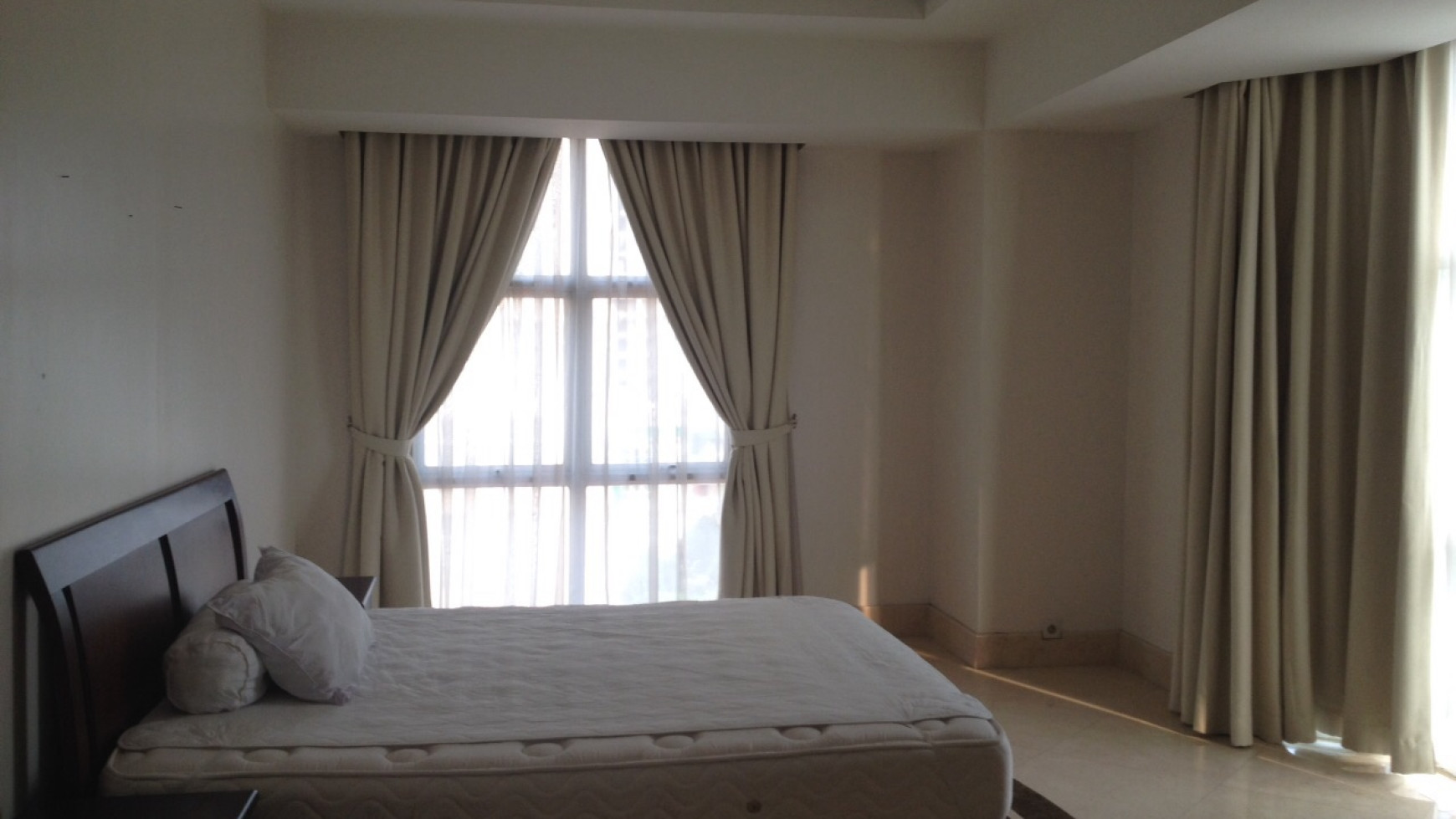 DIJUAL/DISEWAKAN APARTMENT MENTENG EXECUTIVE 3BR+ 1 MENTENG JAKARTA PUSAT