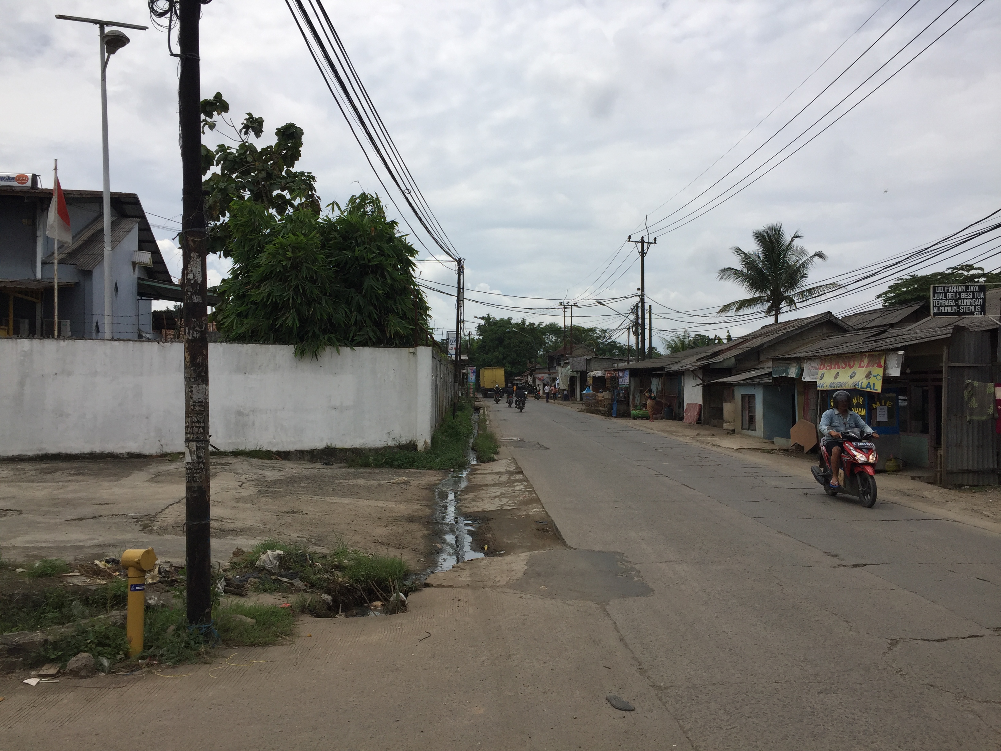 Dijual Gudang / Pabrik Cikupa Jalan Raya Otonom 200 meter Gerbang Tol Cikupa