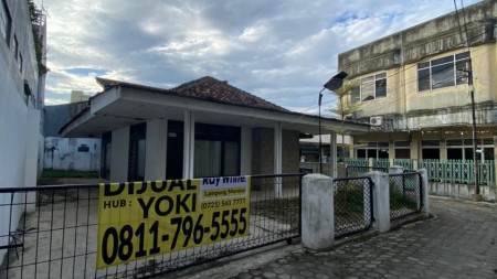 Rumah komersil  di pusat kota jalan Raden Intan