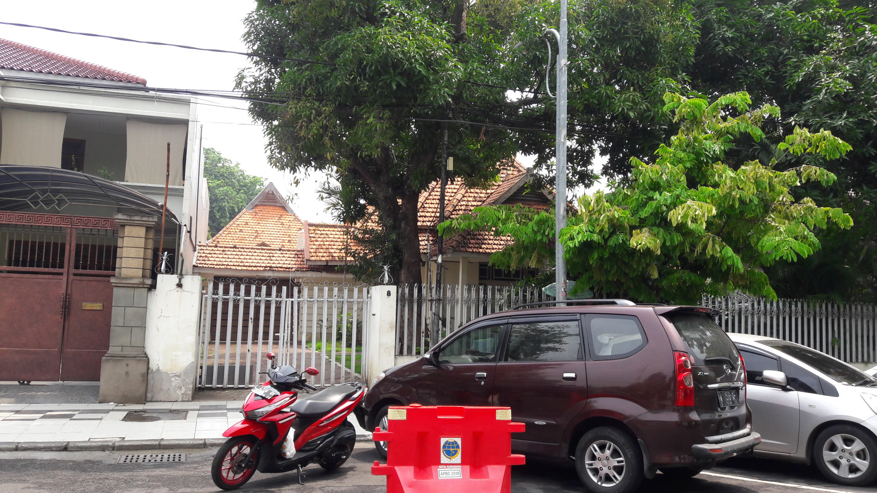 Rumah Lama di Sedap Malam, Bagus + Terawat, Nol Jalan, Lokasi Pusat Kota, dekat kantor walikota , SMA Wij dan SMP 1, Bisa untuk usaha