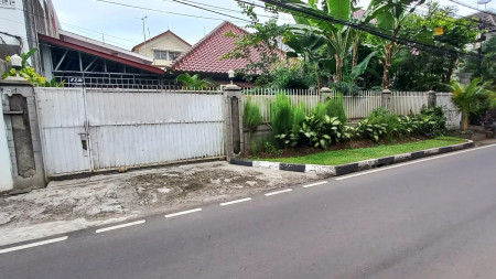 Rumah Menteng Sejuk dan Asri