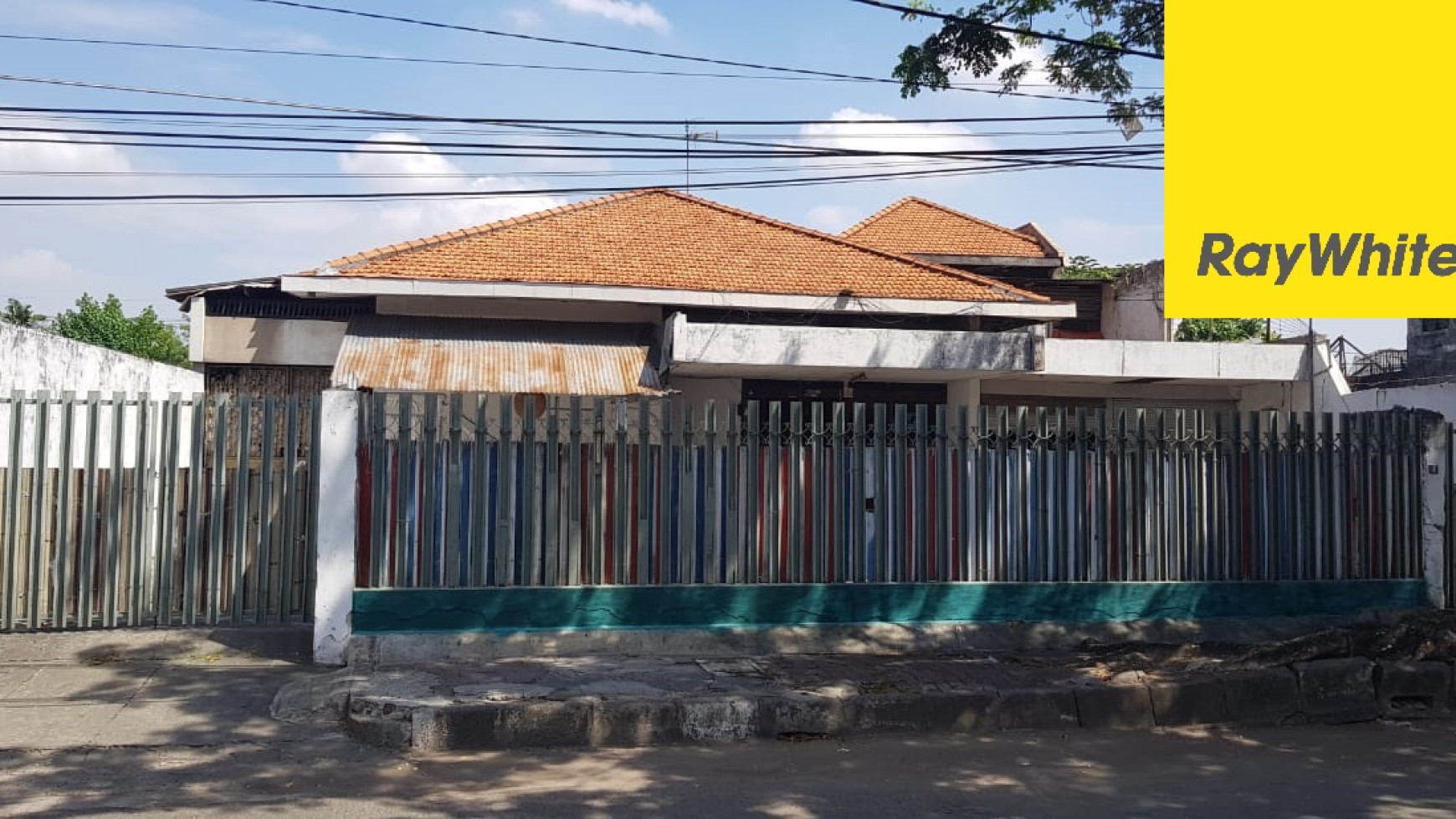 Rumah Pusat Kota di Jl Sam Ratulangi Surabaya