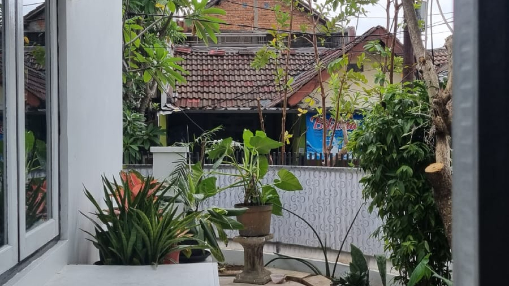 Rumah Minimalis Siap Huni dengan Kondisi Terawat Rapi @Graha Raya